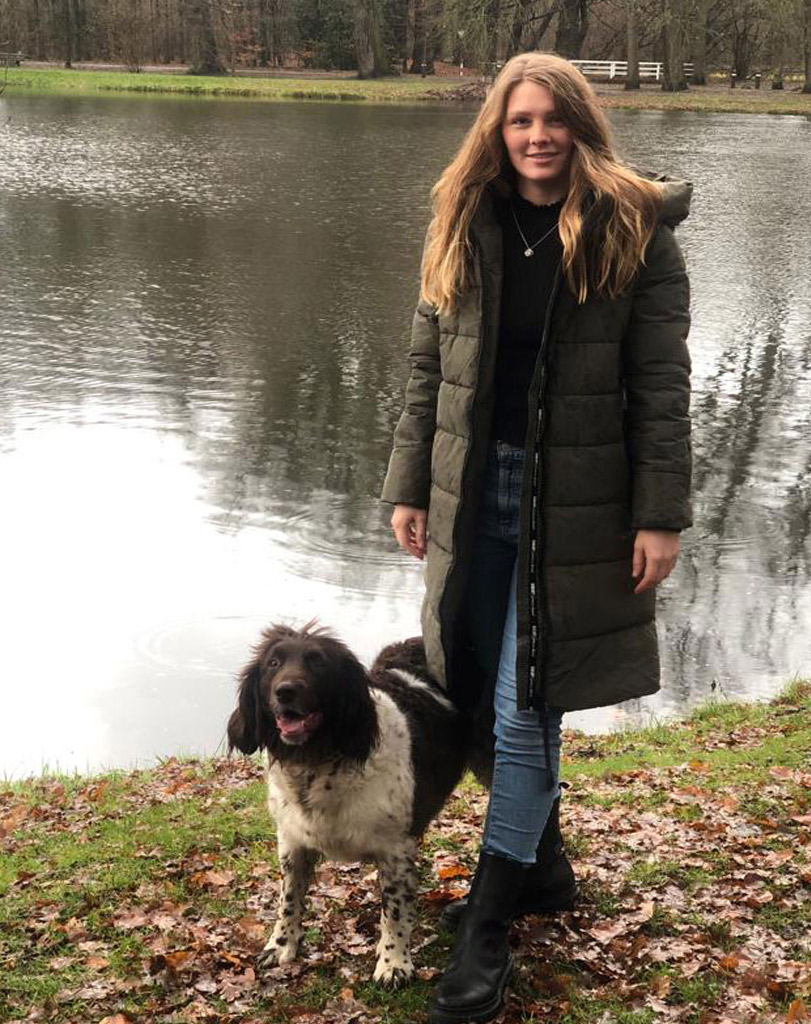 Sarah Mundi mit Hund